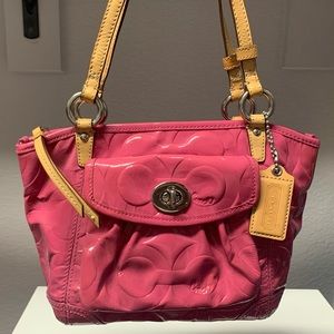 Small Coach handbag. A little banged up. Great for a little one’s starter purse!